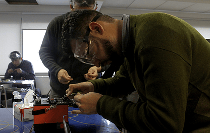 Aprendiendo a operar una fusionadora de fibra óptica
