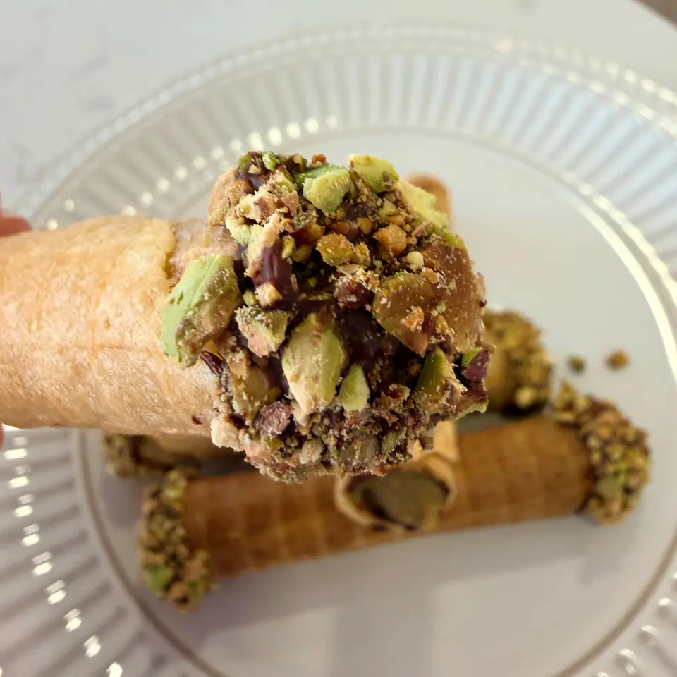 Keto barquillos Dubai: pistacho & chocolate 3