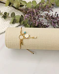 Pulsera de hilo con margarita