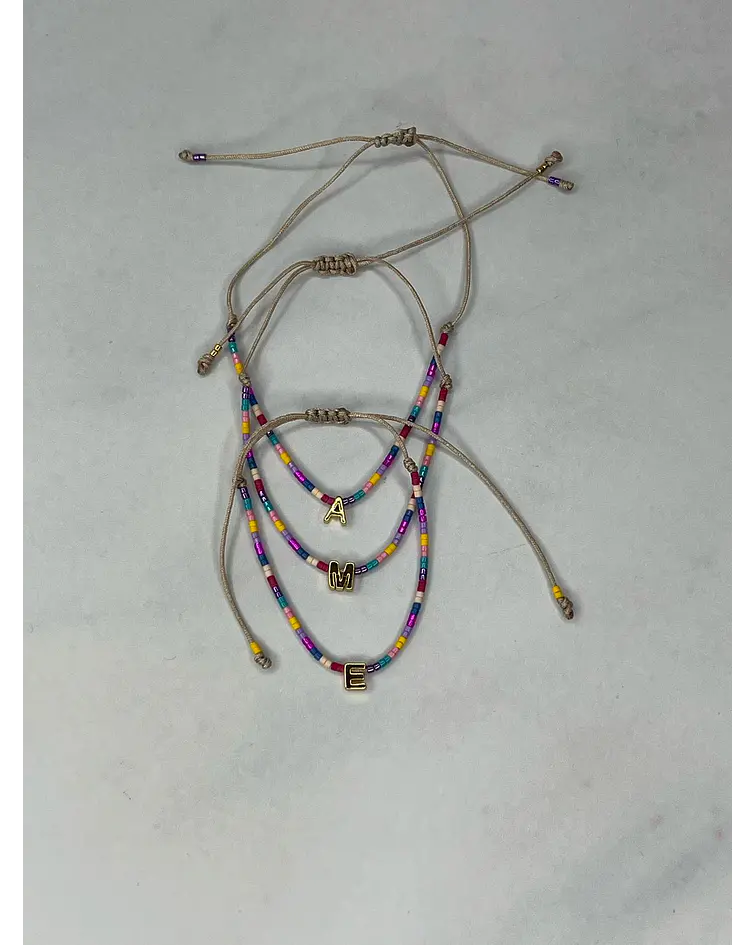 Pulseras Iniciales en hilo de Miyuki Colores
