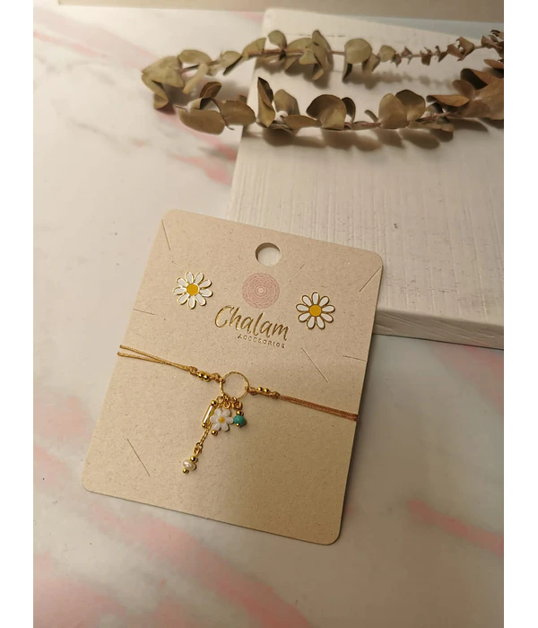Pulsera de hilo con margarita