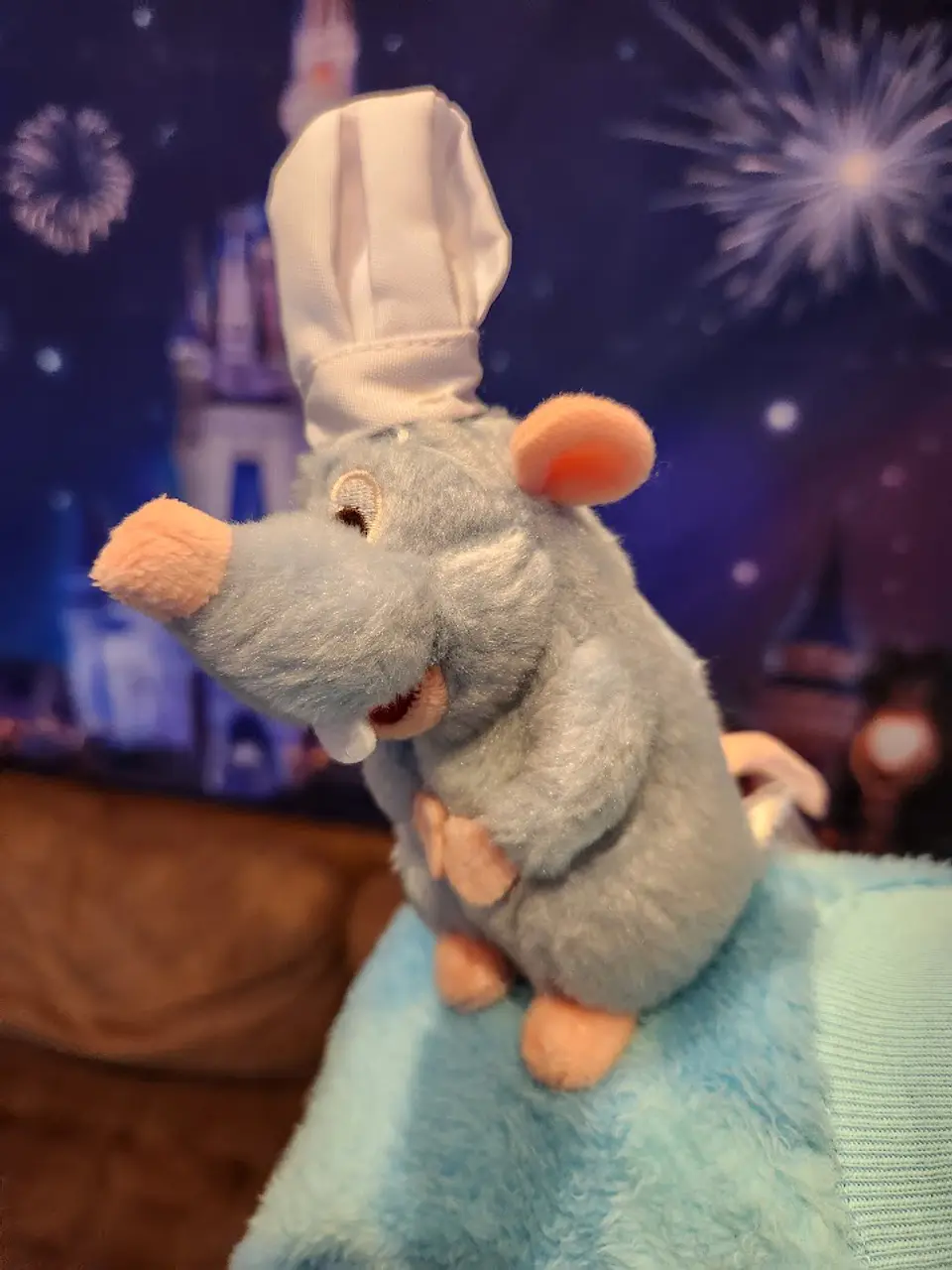 Peluche Remy Ratatouille Magnético Hombro 2