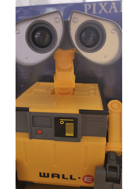 Wall E, a control remoto 