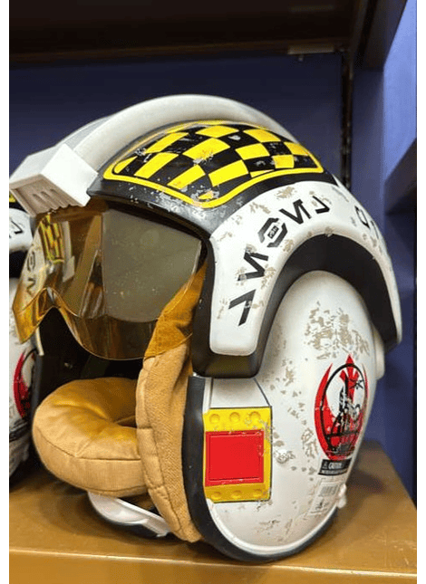 Casco Star Wars rebeldes. Disney Parks 