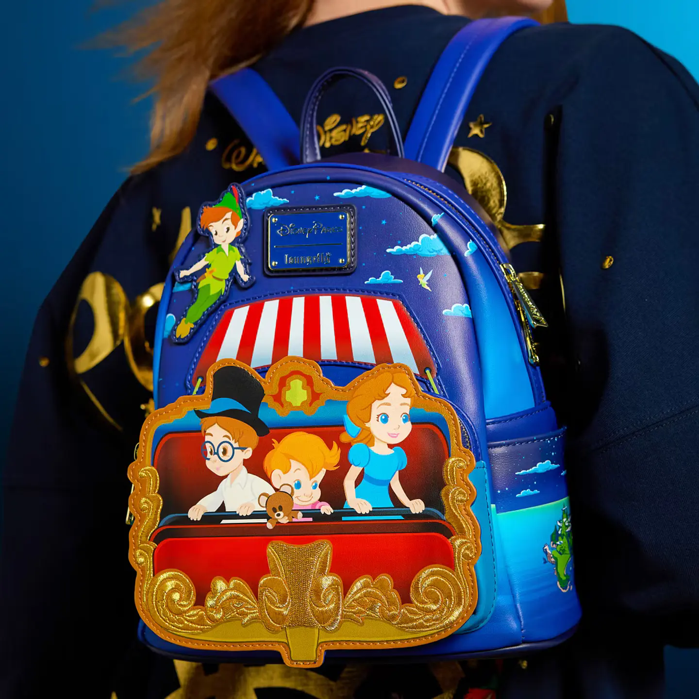 Mochila loungefly Peter pan. Disney Parks  2