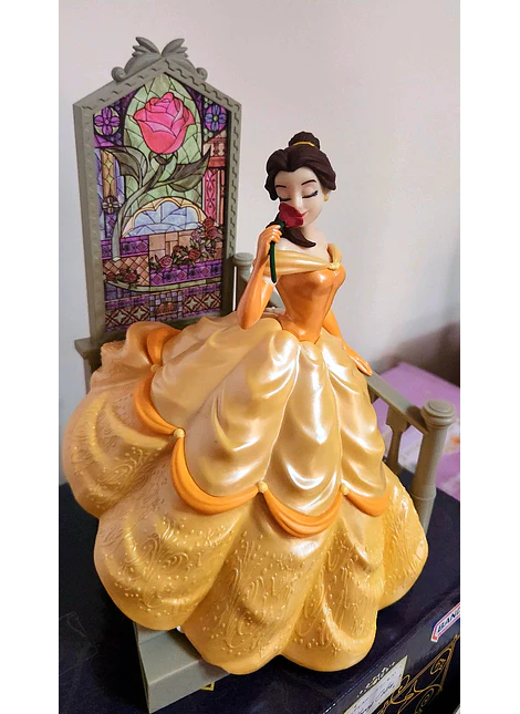 Figura Princesa Bella de Bandai