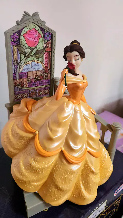 Figura Princesa Bella de Bandai