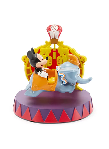 Figura Mickey Mouse sobre Dumbo volador
