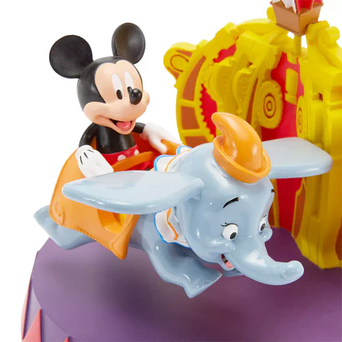 Figura Mickey Mouse sobre Dumbo volador