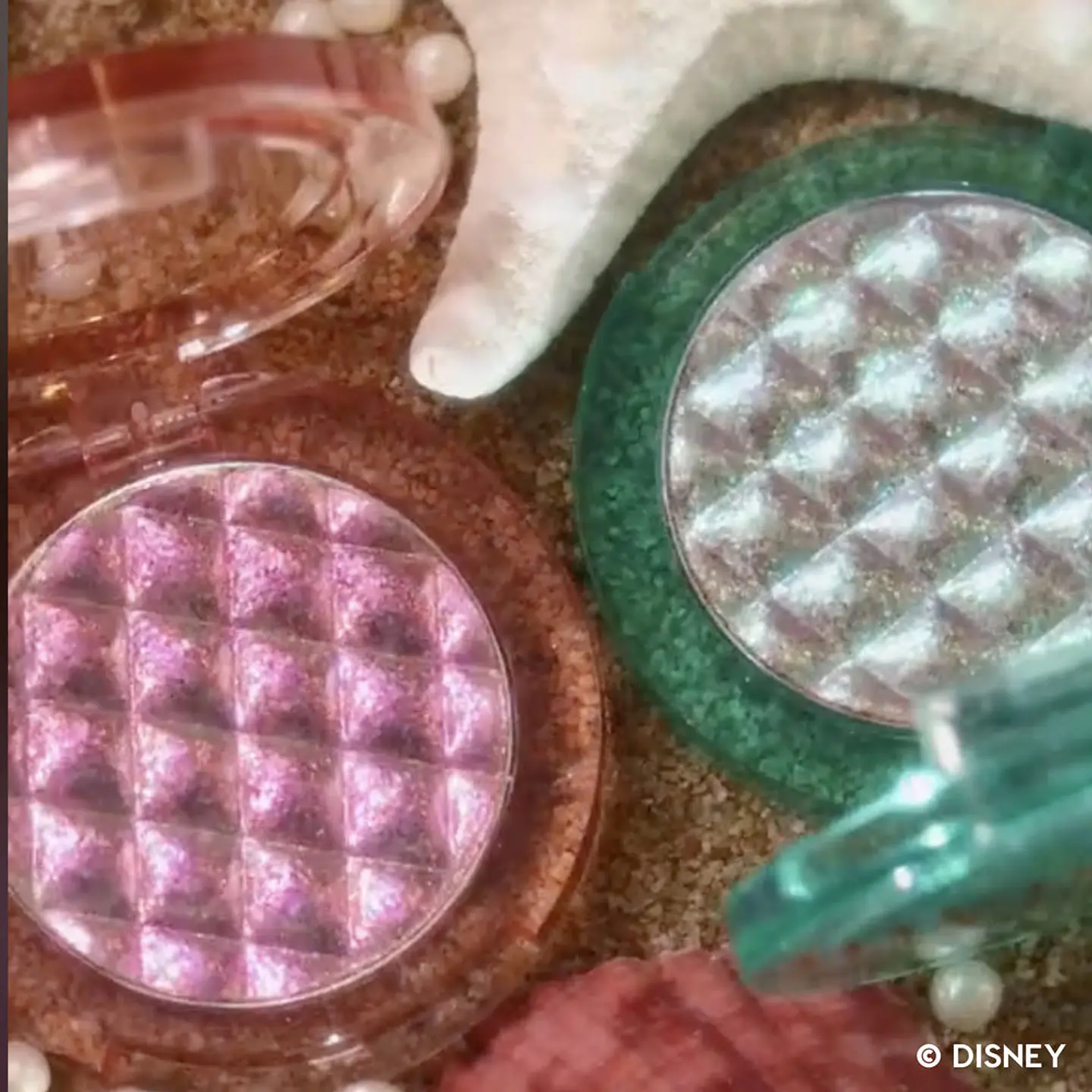 Iluminador multicromático de La Sirenita. ColourPop  3