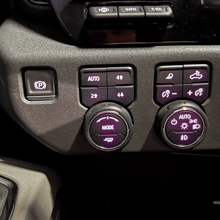  CHEVROLET SILVERADO 6.2 ZR2 AUTO DC 4WD   2023 14