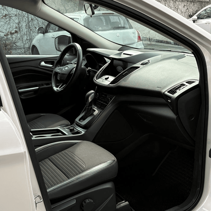  FORD ESCAPE  2,5 AUT  2019 14