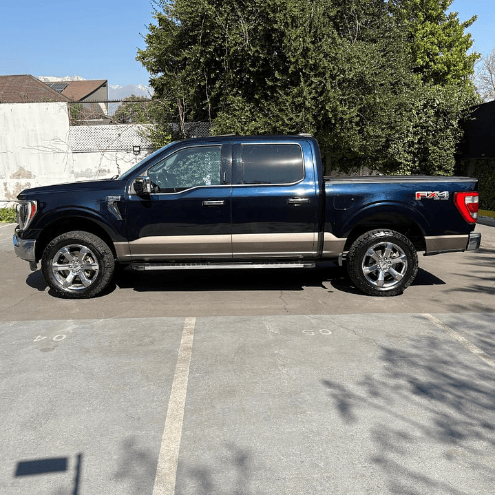 FORD F-150 5.0  DOUBLE CAB LARIAT LUXURY 2022 4WD 6