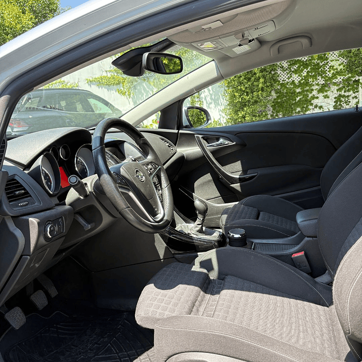 OPEL ASTRA 1.6 TURBO GTC SPORT 2017 11