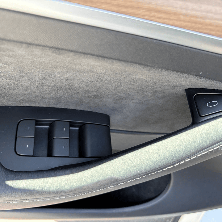 TESLA MODEL  Y Standar 2024 18