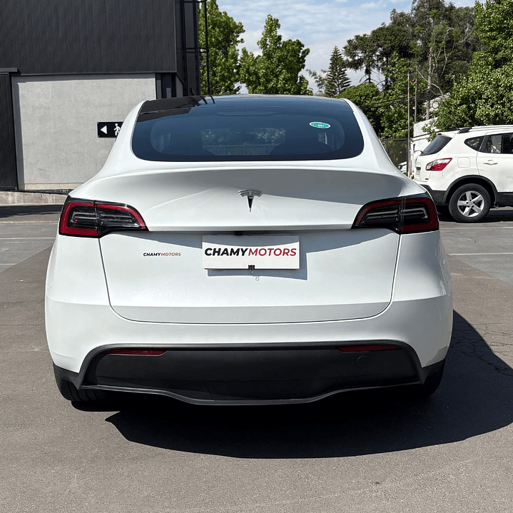 TESLA MODEL  Y Standar 2024 5