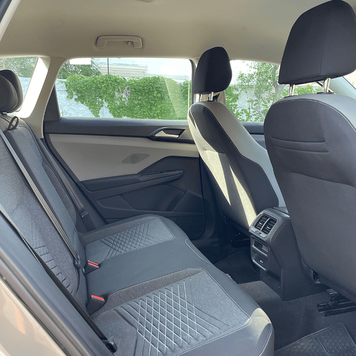 2022 Volkswagen Taos 1.4 250 TSI Comfortline Auto 8