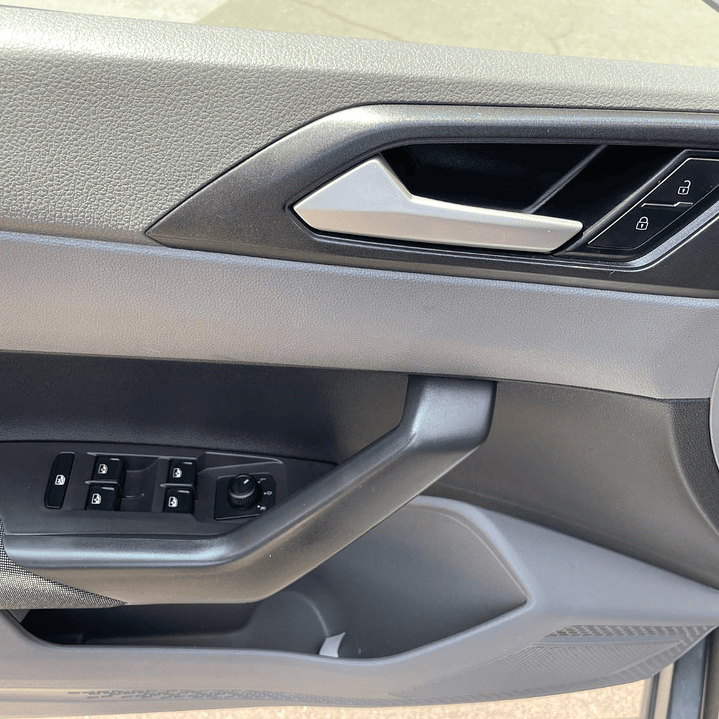 VOLKSWAGEN POLO 1.6 110 CV COMFORTLINE 2021  20