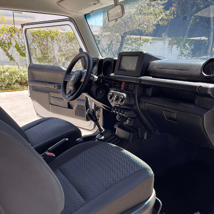 SUZUKI JIMNY 1.5 GL 4X4 2022 WINCHE 18