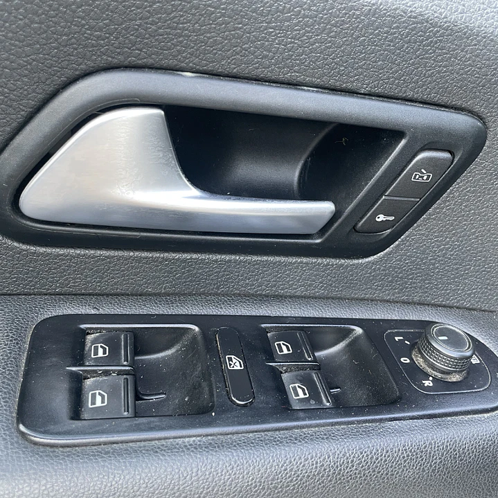 VOLKSWAGEN AMAROK COMFORTLINE 4X4 MT 2021 19