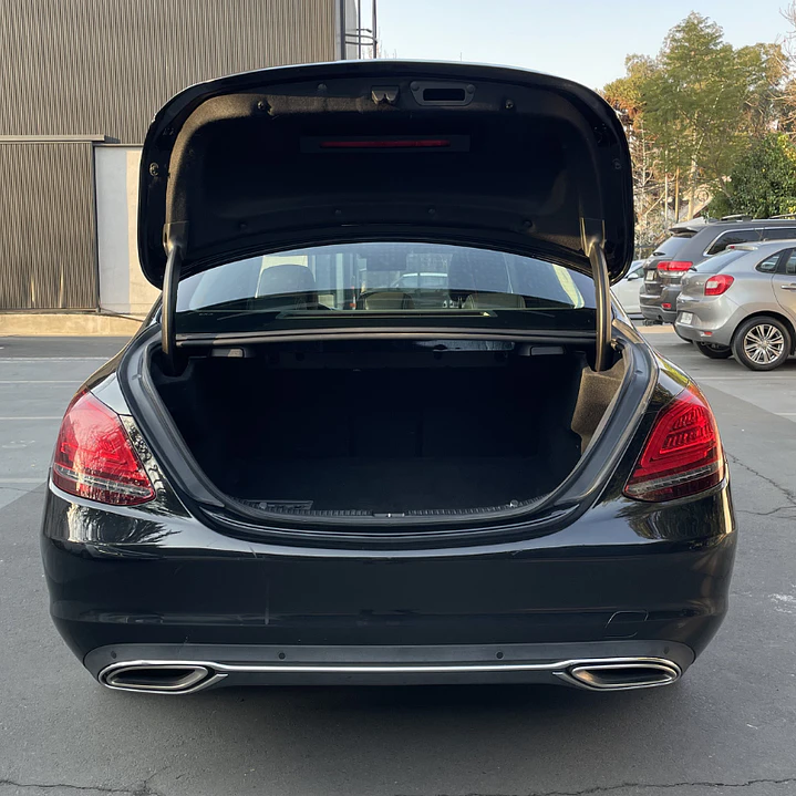 MERCEDES-BENZ C200 2.0 2022 9