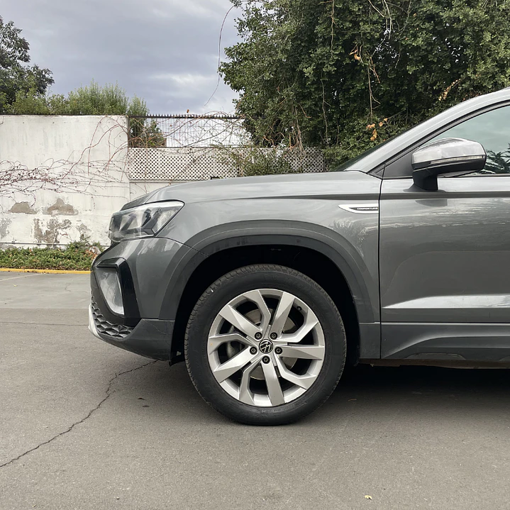 VOLKSWAGEN TAOS COMFORTLINE SKY AT 2023 9