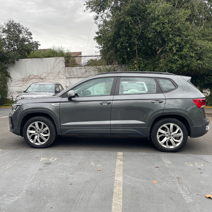 VOLKSWAGEN TAOS COMFORTLINE SKY AT 2023 7