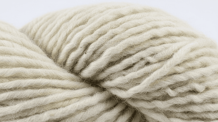 HILADA A MANO ESTIRADA CRUDO 2