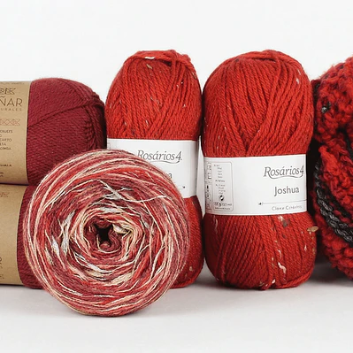 Cajita Caperucita: Kit de Hilados Premium en Rojo Intenso