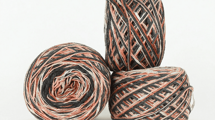 Set de Cakes Fueguina: Inspiración Selk'nam en Cobre, Oro y Gris 1