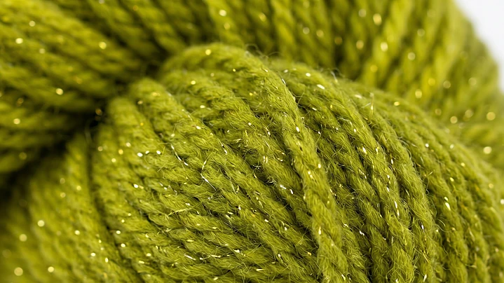 Lana Natural con Lúrex Oro: Pistacho (Corriedale) 2