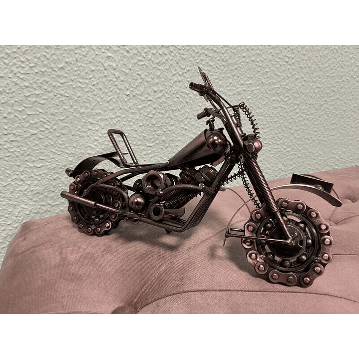 Moto de peças metal 30x20x10cm 1
