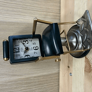 Relogio Cadeira de barbeiro verde 20x19x10cm