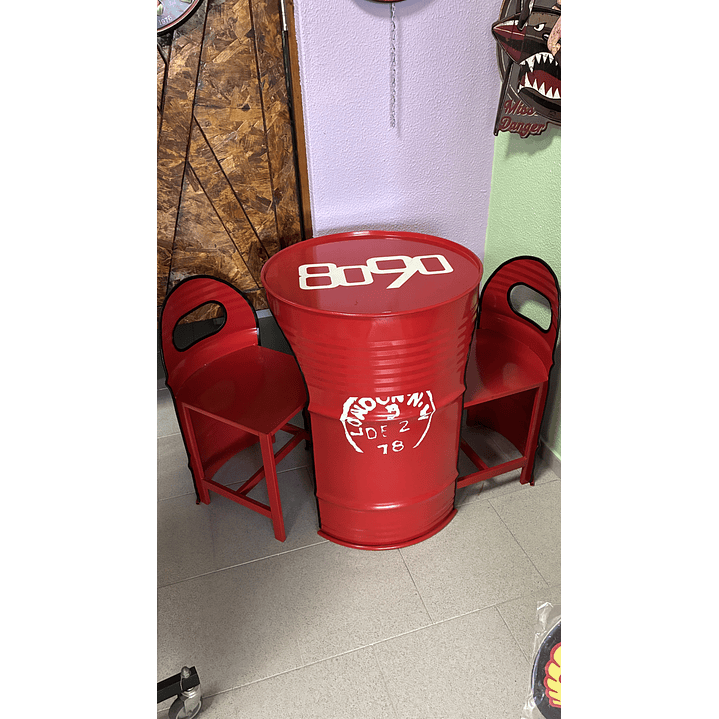 Conjuto Mesa com duas cadeiras metal 1