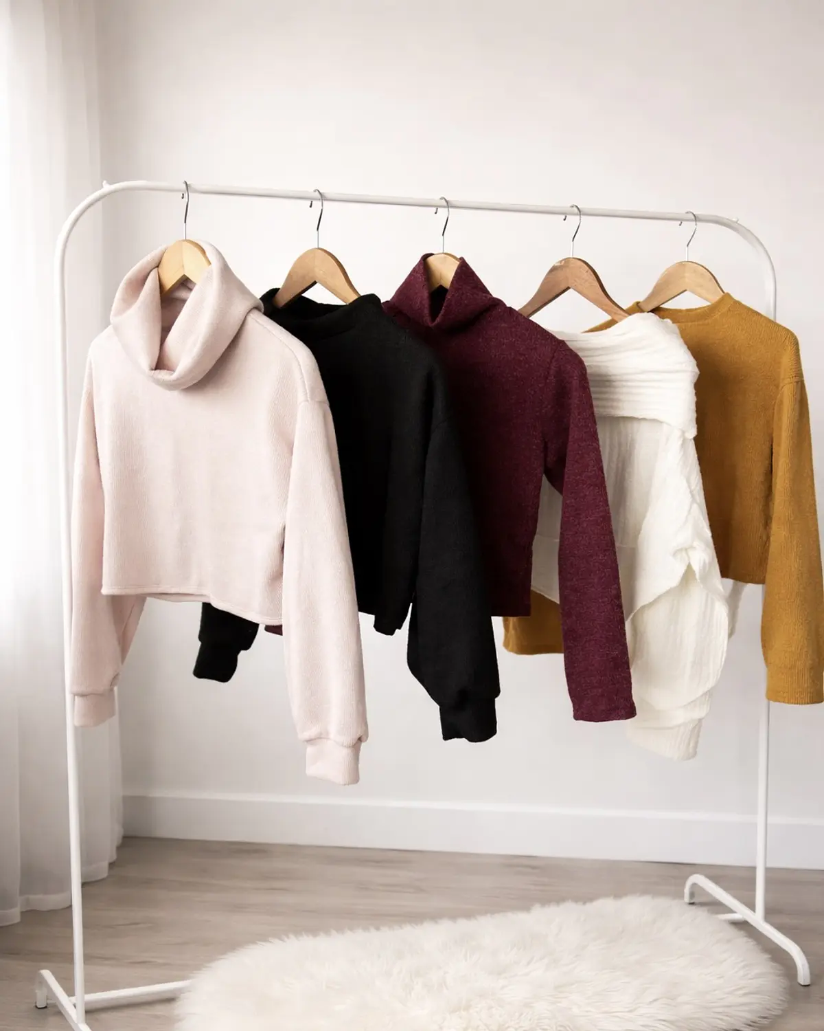 T O P S & S W E A T E R S