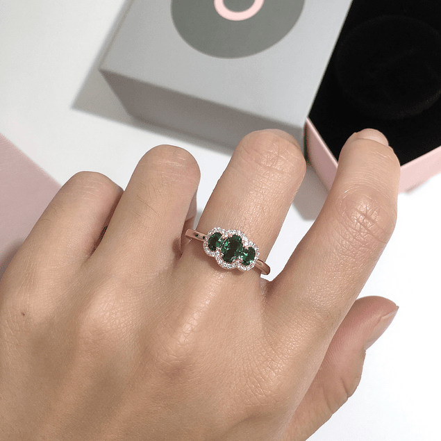 Anillo rosé y esmeralda