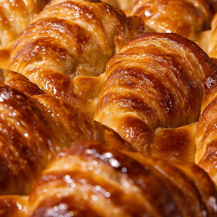 Medialunas de Manteca Argentinas | Pack 6-12 | Congeladas o Recién Horneadas 1