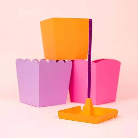Cachepôs  Com Suporte para Canudo - Arquivo de Corte
