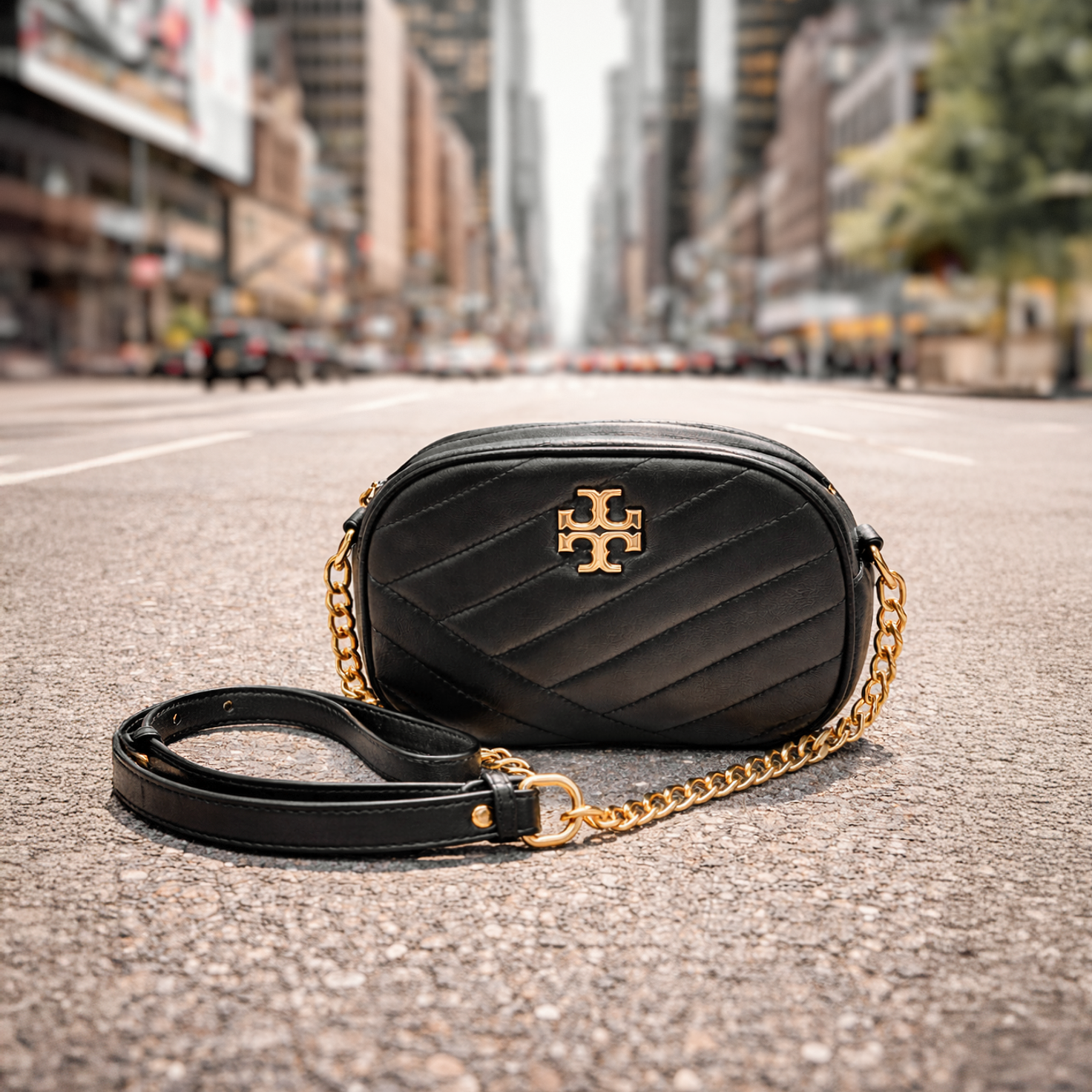 <b>TORY&nbsp;BURCH</b>