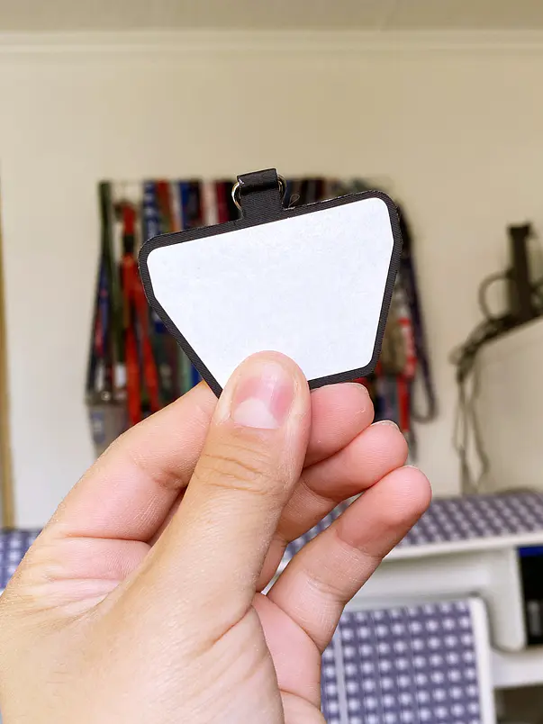Porta celular Adhesivo para Lanyard  7