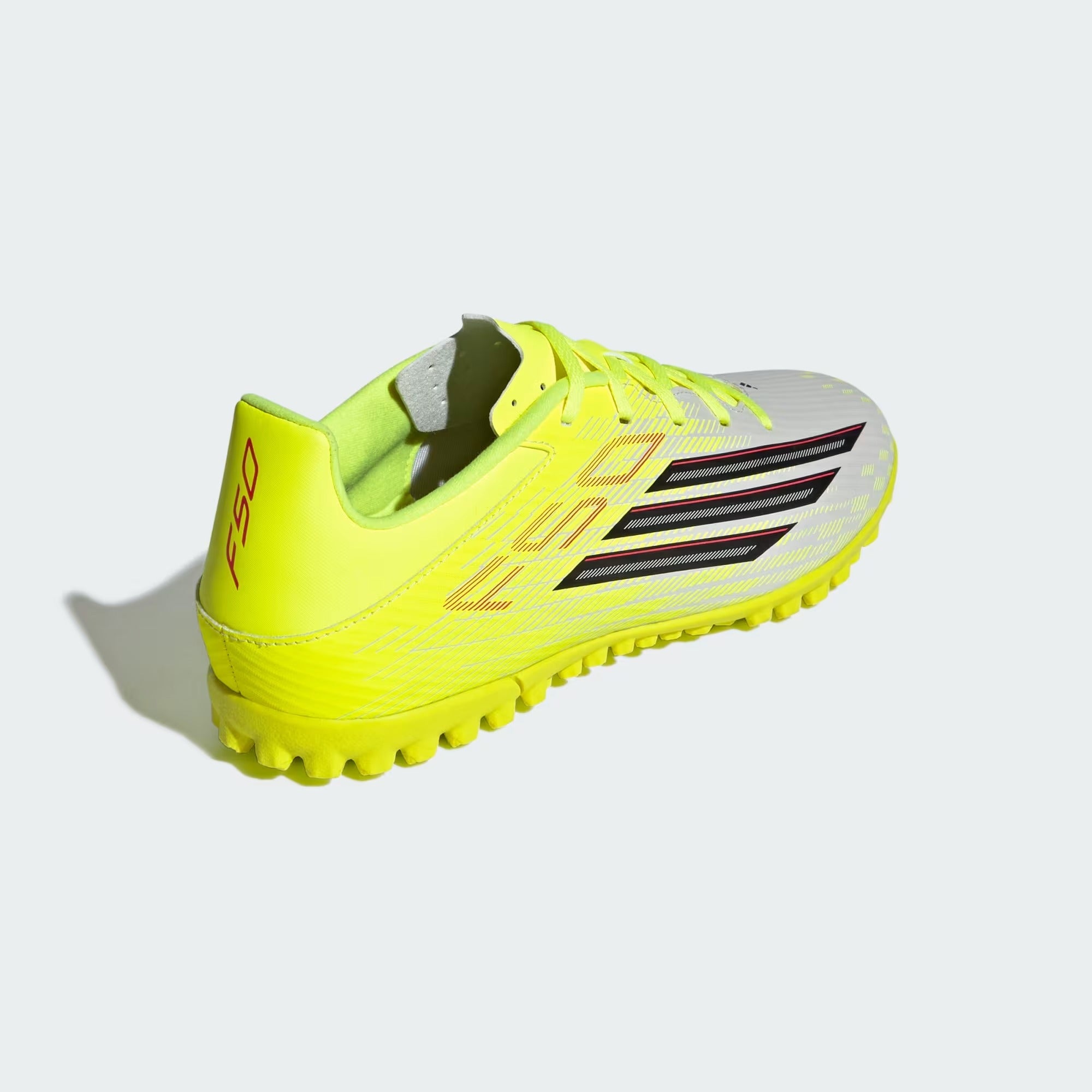 Botines F50 Club para Pasto Artificial 4