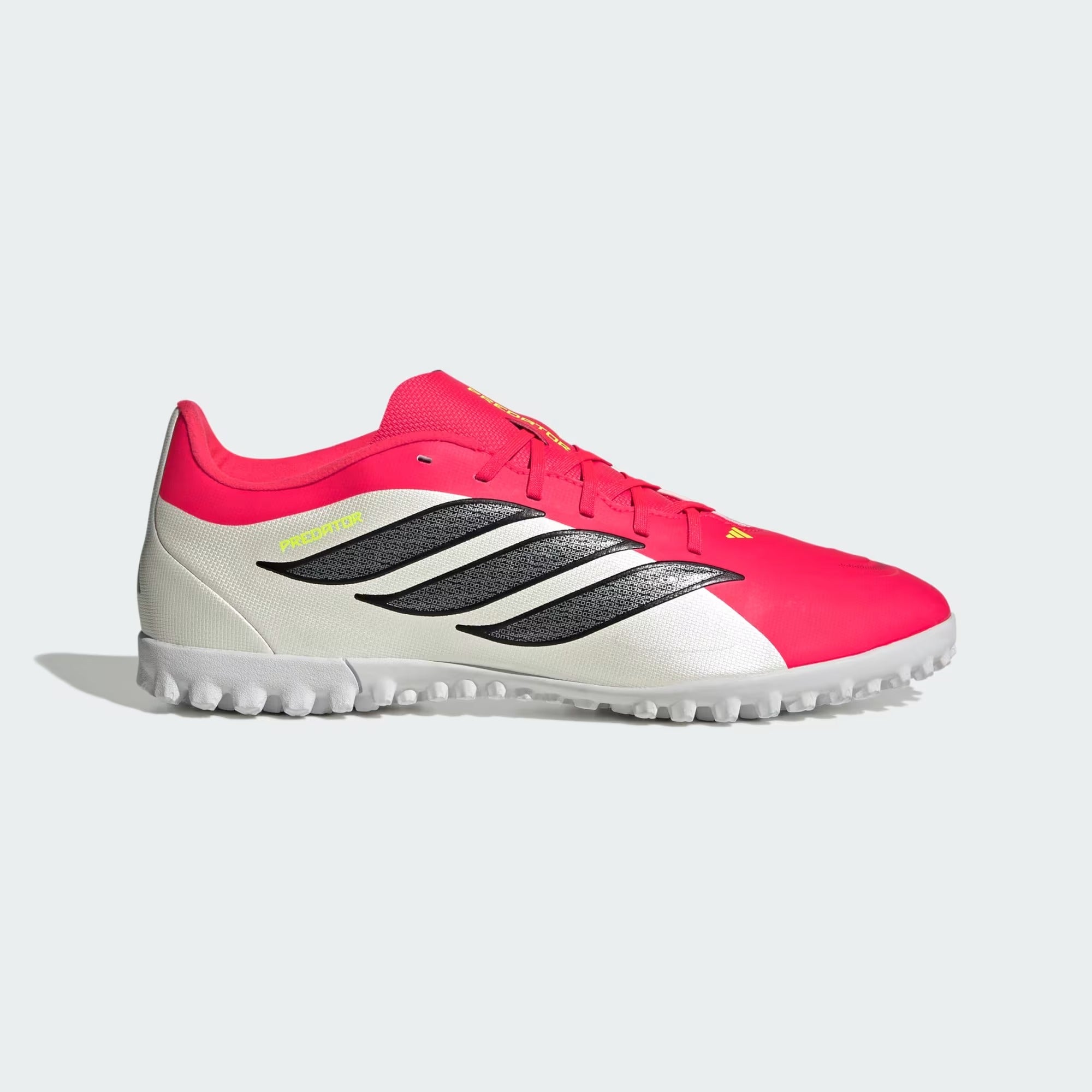 Botines Predator para Pasto Artificial 1
