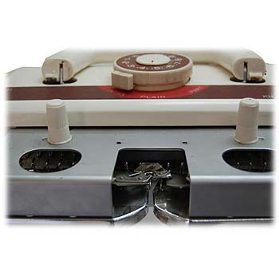 Tejedora KH230 - Robustez y Versatilidad para Tejidos Gruesos 2