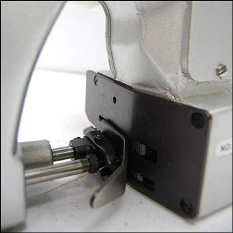 CERRADORA DE SACOS BSQ MOD GK-26-1A, Largo Puntada 6.5mm, 1600 RPM 2