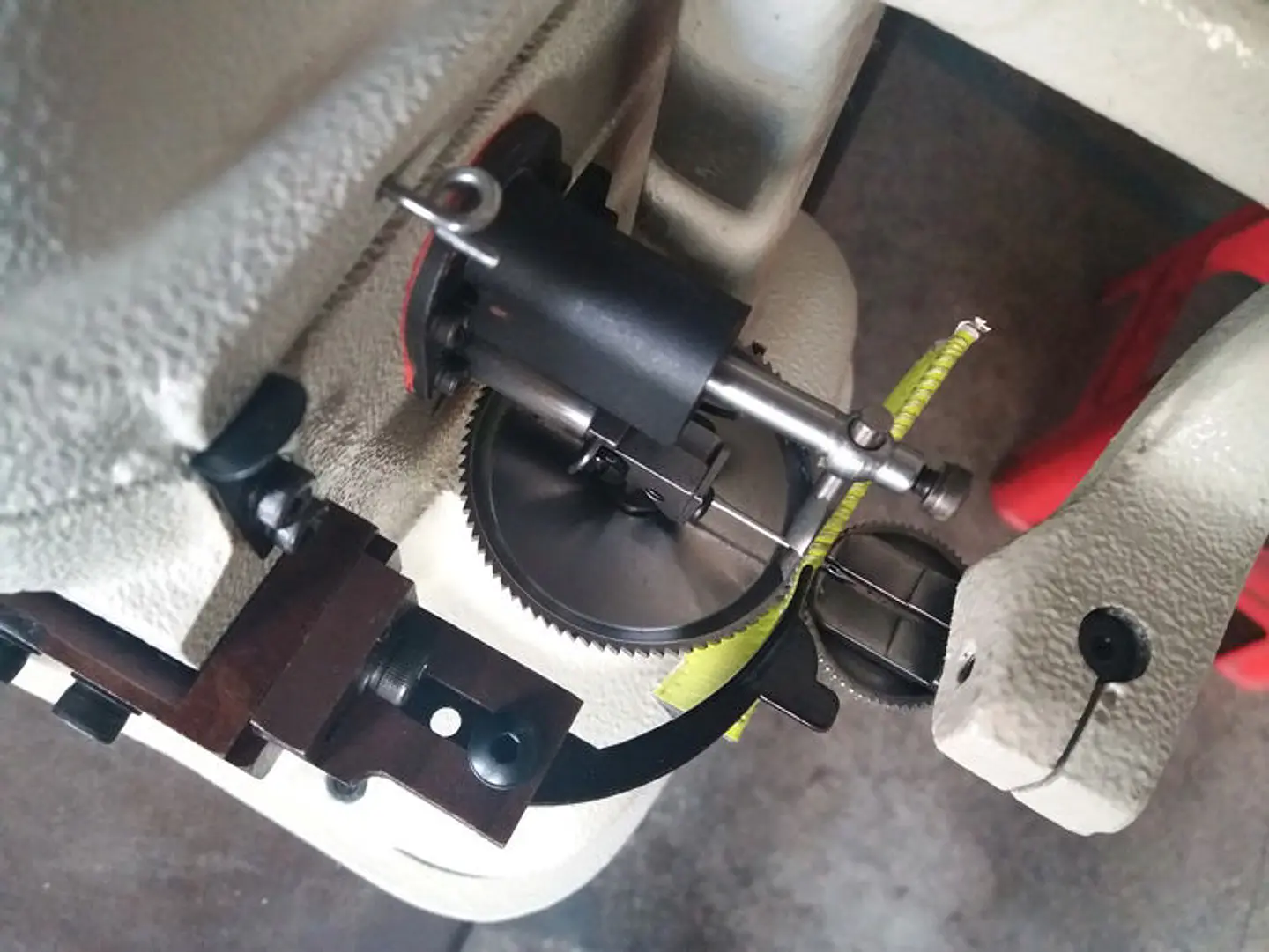Máquina Peletera Industrial BSQ Mod 600 – Costura Cuero hasta 11mm, 2800 RPM | Calzado y Marroquinería 6