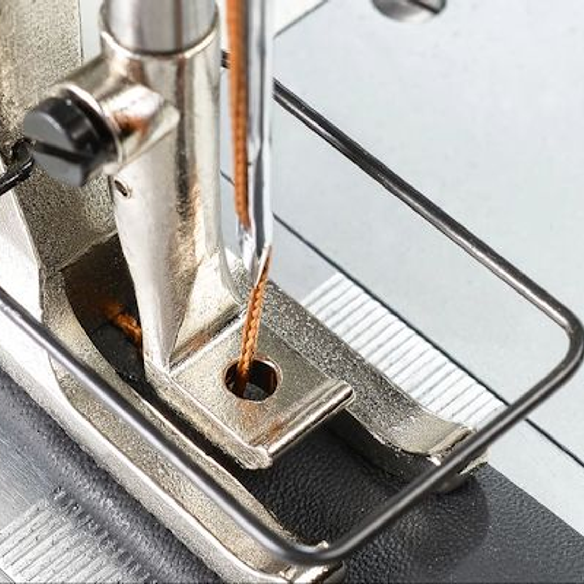 Máquina de Costura Recta Typical MOD TW1-243 - Ideal para Trabajos Extra Pesados 2