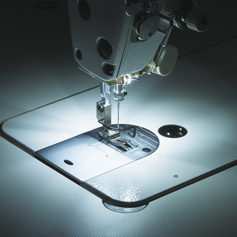 Recta Juki MOD 7000A para Material Pesado - 5000 ppm 5