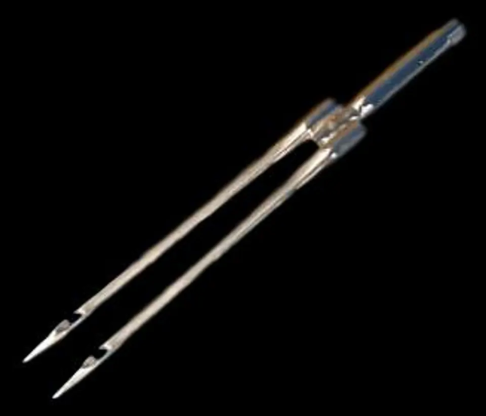 AGUJA DOBLE DE 3 MM PARA SINGER 1