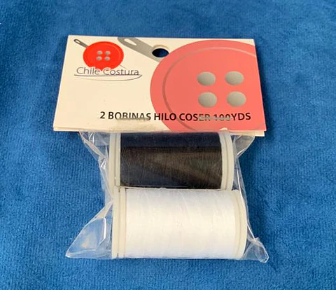 KIT VIAJERO - HILO BLANCO Y NEGRO CON AGUJAS