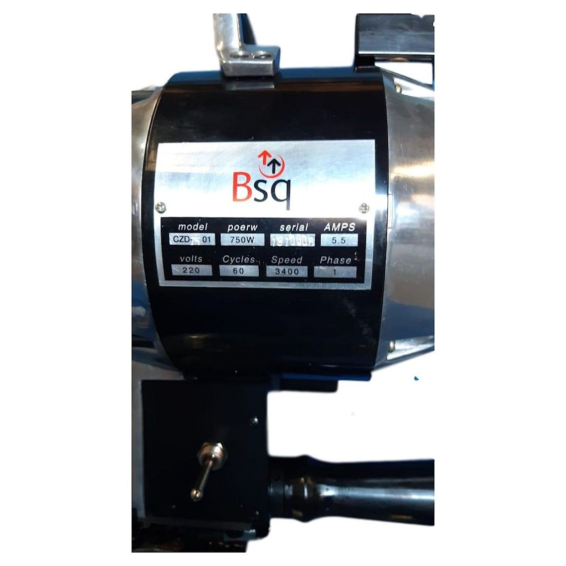 CORTADORA BSQ MOD CZD-2001. 8 